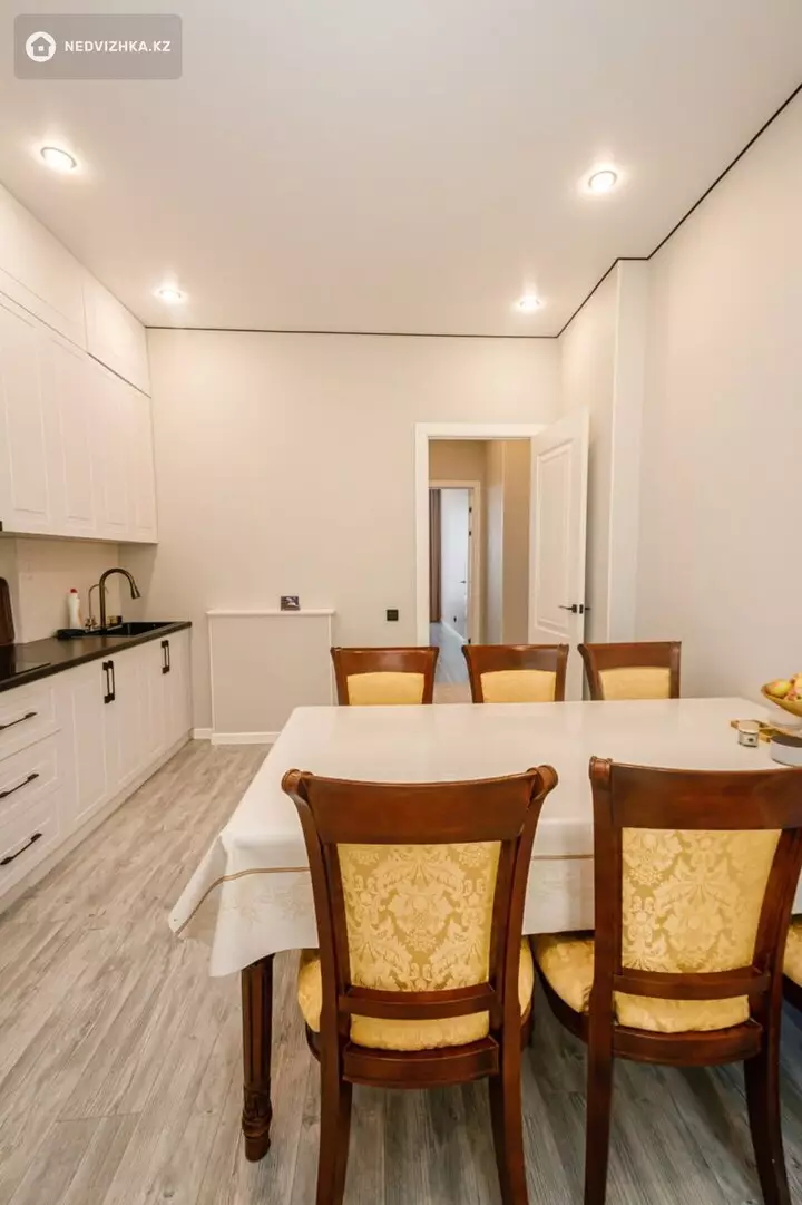 2-комнатная квартира, этаж 3 из 9, 68 м², фотография 5