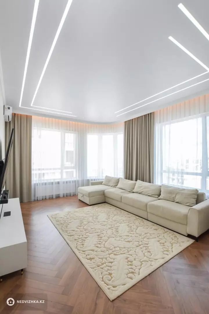 4-комнатная квартира, этаж 23 из 23, 123 м²