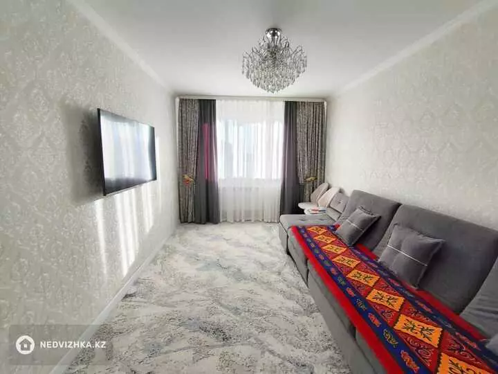4-комнатная квартира, этаж 4 из 5, 77 м², фотография 2