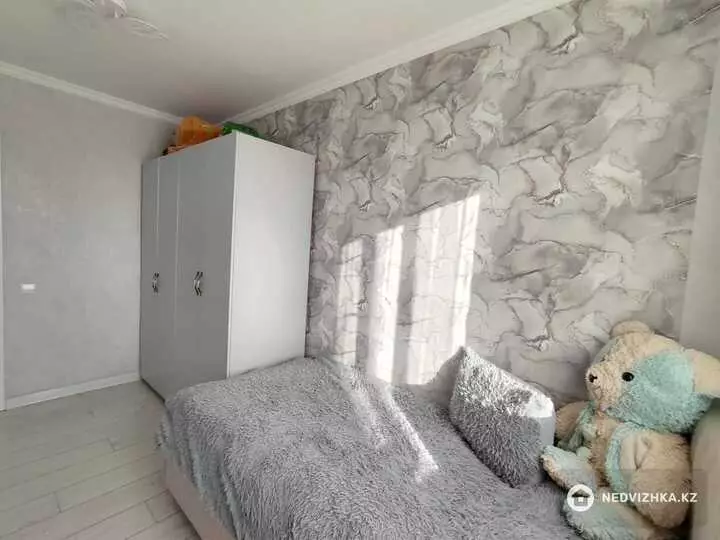 4-комнатная квартира, этаж 4 из 5, 77 м², фотография 5