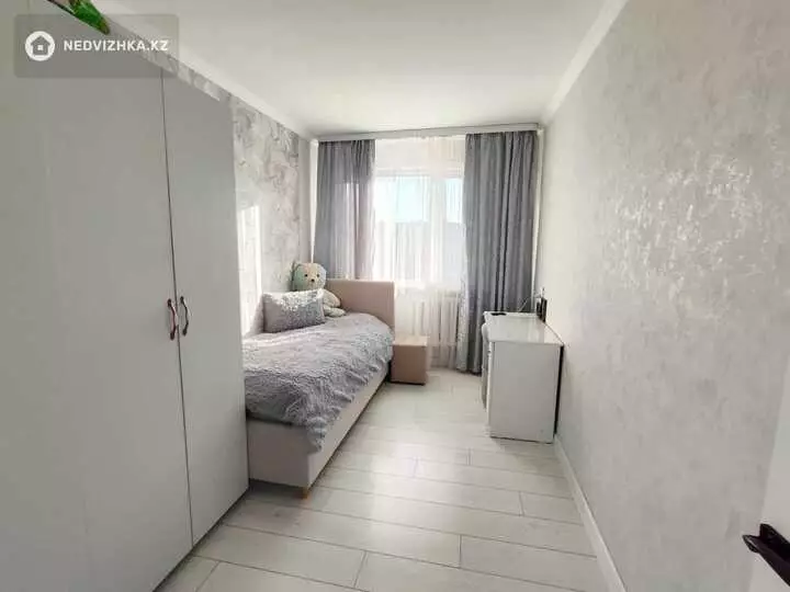 4-комнатная квартира, этаж 4 из 5, 77 м², фотография 4