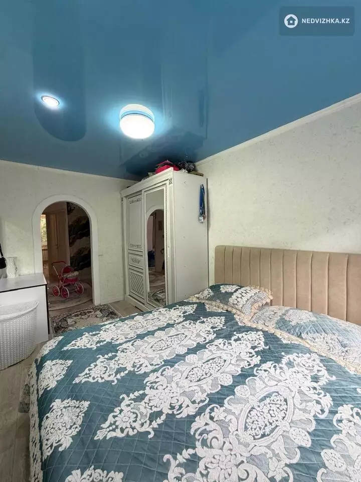 3-комнатная квартира, этаж 3 из 5, 61 м², фотография 2