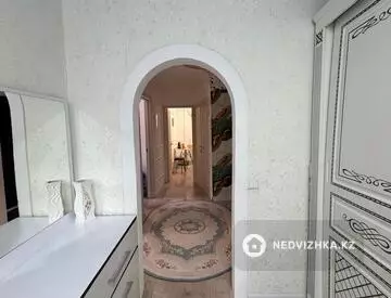 3-комнатная квартира, этаж 3 из 5, 61 м², миниатюра 3