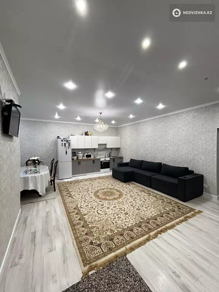 3-комнатная квартира, этаж 4 из 5, 83 м², фотография 2