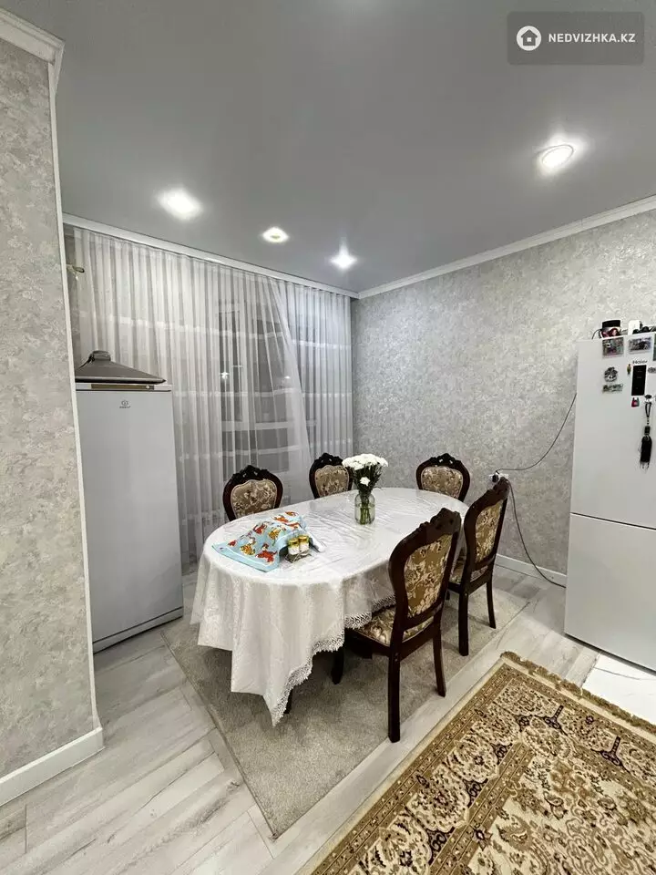 3-комнатная квартира, этаж 4 из 5, 83 м², фотография 3