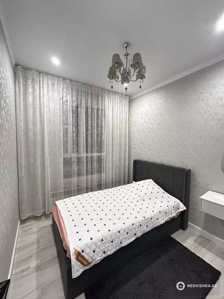 3-комнатная квартира, этаж 4 из 5, 83 м², фотография 4
