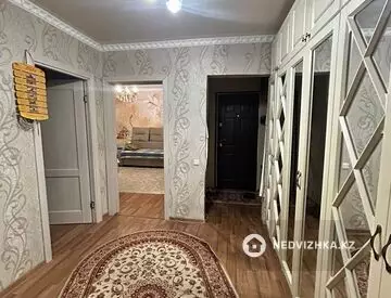 3-комнатная квартира, этаж 10 из 10, 63 м², миниатюра 4