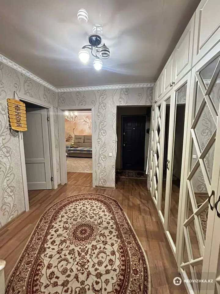 3-комнатная квартира, этаж 10 из 10, 63 м², фотография 4