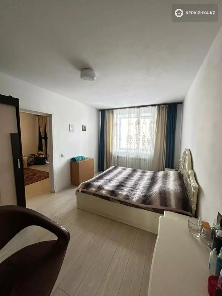 3-комнатная квартира, этаж 1 из 9, 81 м², фотография 3