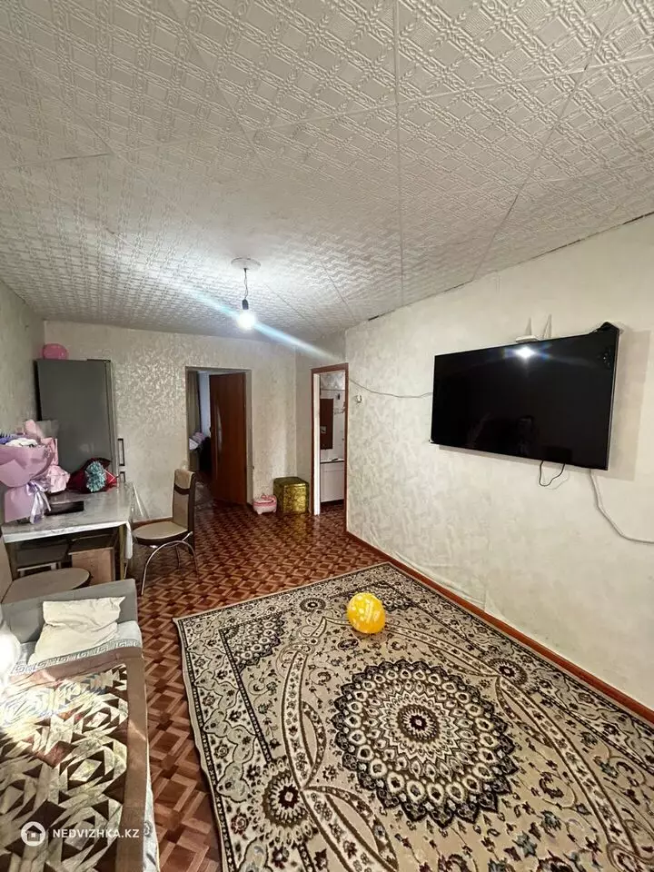 2-комнатная квартира, этаж 4 из 5, 45 м², фотография 2