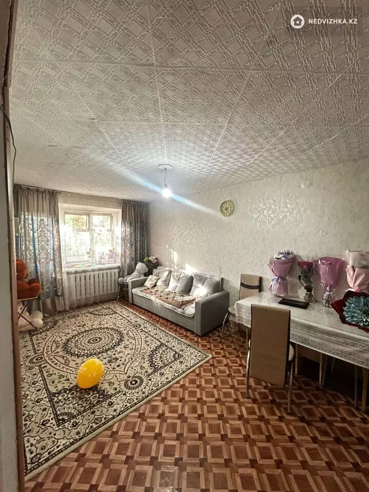 2-комнатная квартира, этаж 4 из 5, 45 м²
