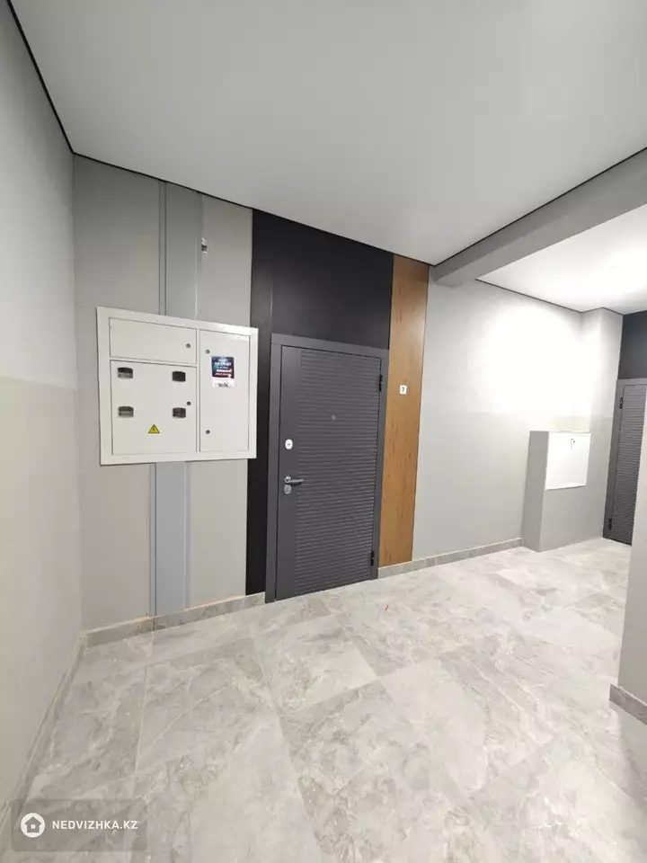 5-комнатная квартира, этаж 3 из 5, 137 м², фотография 2