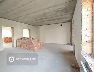 5-комнатная квартира, этаж 3 из 5, 137 м², миниатюра 4
