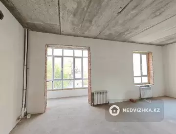 5-комнатная квартира, этаж 3 из 5, 137 м², миниатюра 6