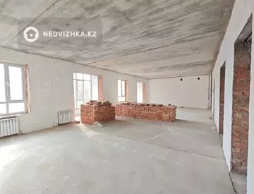 5-комнатная квартира, этаж 3 из 5, 137 м², миниатюра 12