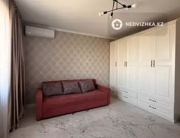 2-комнатная квартира, этаж 7 из 11, 64 м², миниатюра 3
