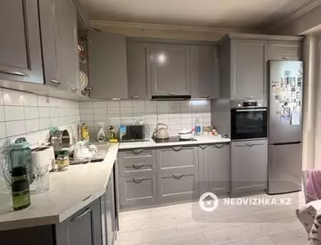2-комнатная квартира, этаж 7 из 11, 64 м², миниатюра 6