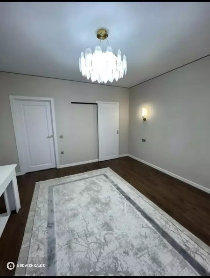 2-комнатная квартира, этаж 9 из 9, 65 м², фотография 2
