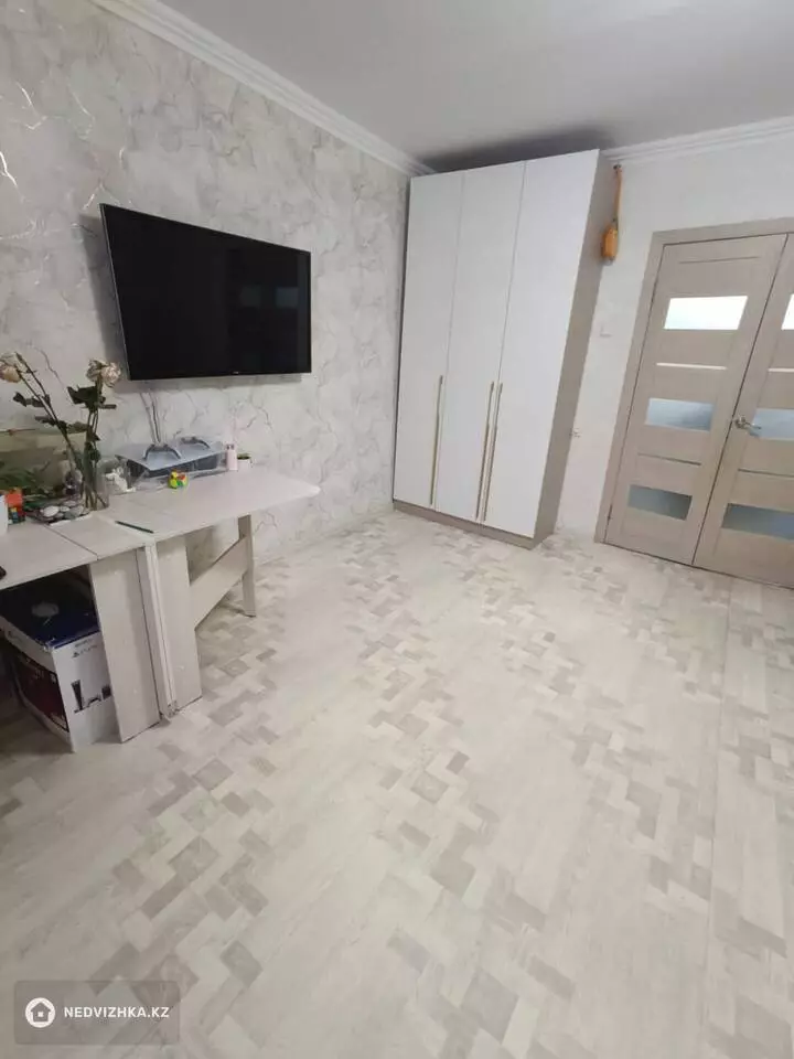 2-комнатная квартира, этаж 2 из 9, 54 м², фотография 3