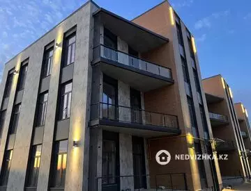 2-комнатная квартира, этаж 3 из 3, 68 м²