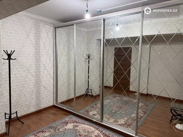 2-комнатная квартира, этаж 2 из 17, 86 м², фотография 5