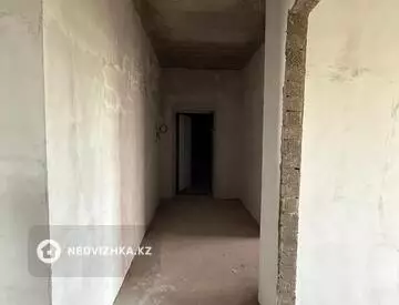 2-комнатная квартира, этаж 5 из 5, 67 м², миниатюра 3