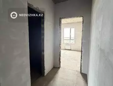 2-комнатная квартира, этаж 5 из 5, 67 м², миниатюра 2