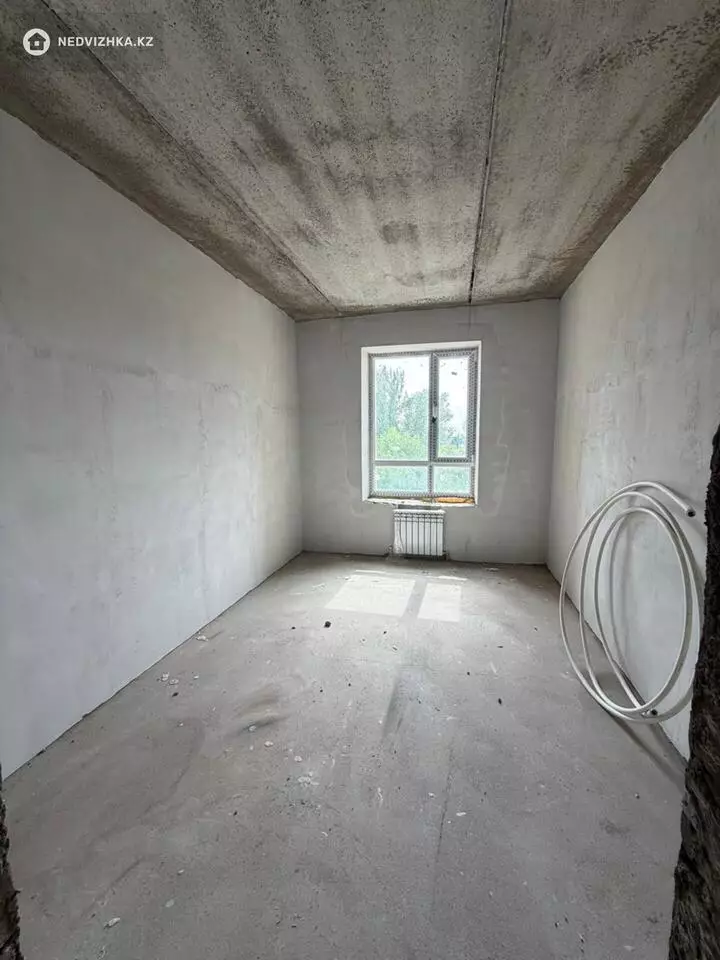 2-комнатная квартира, этаж 3 из 5, 64 м², фотография 3