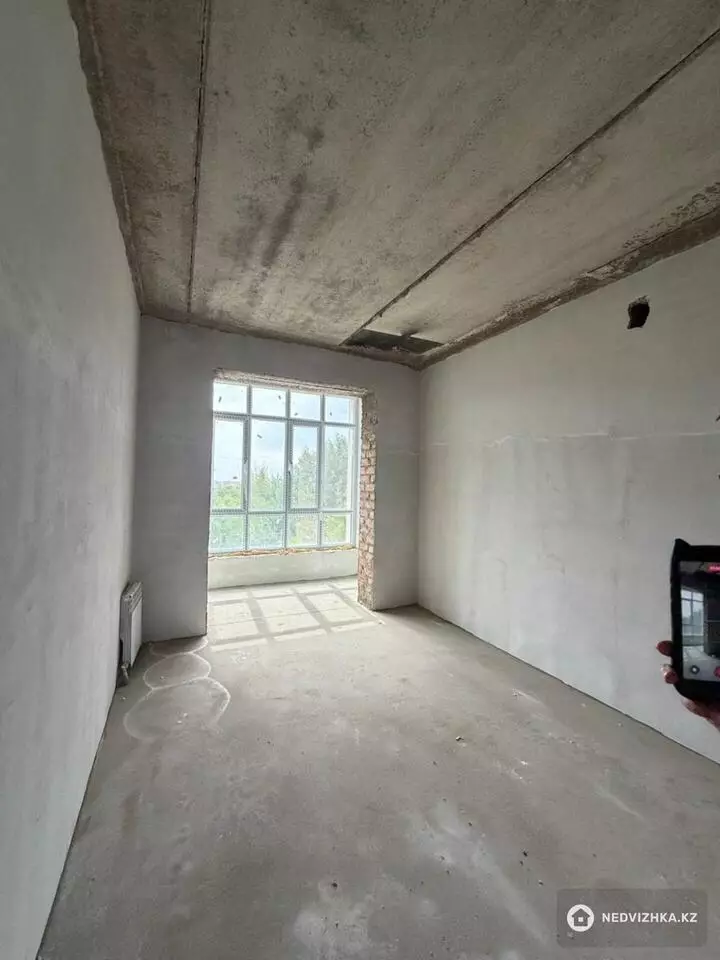 2-комнатная квартира, этаж 3 из 5, 64 м², фотография 4