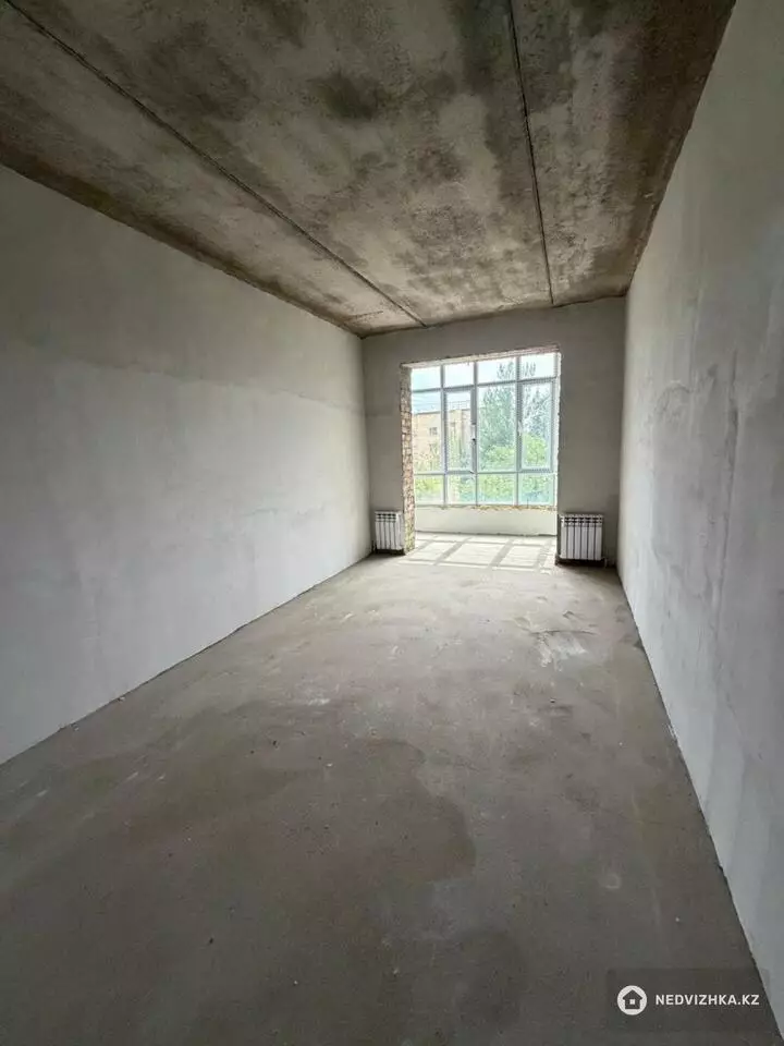 2-комнатная квартира, этаж 3 из 5, 64 м², фотография 5