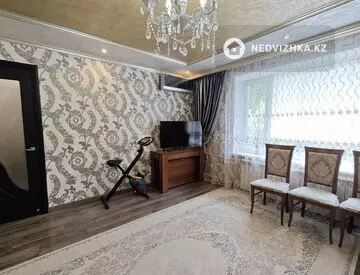 3-комнатная квартира, этаж 1 из 5, 64 м², миниатюра 3