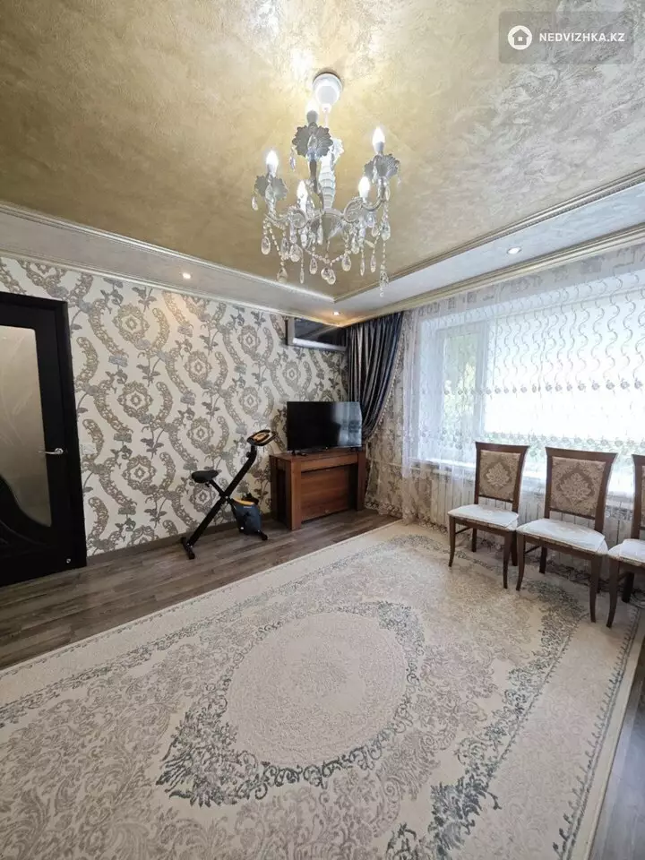 3-комнатная квартира, этаж 1 из 5, 64 м², фотография 3