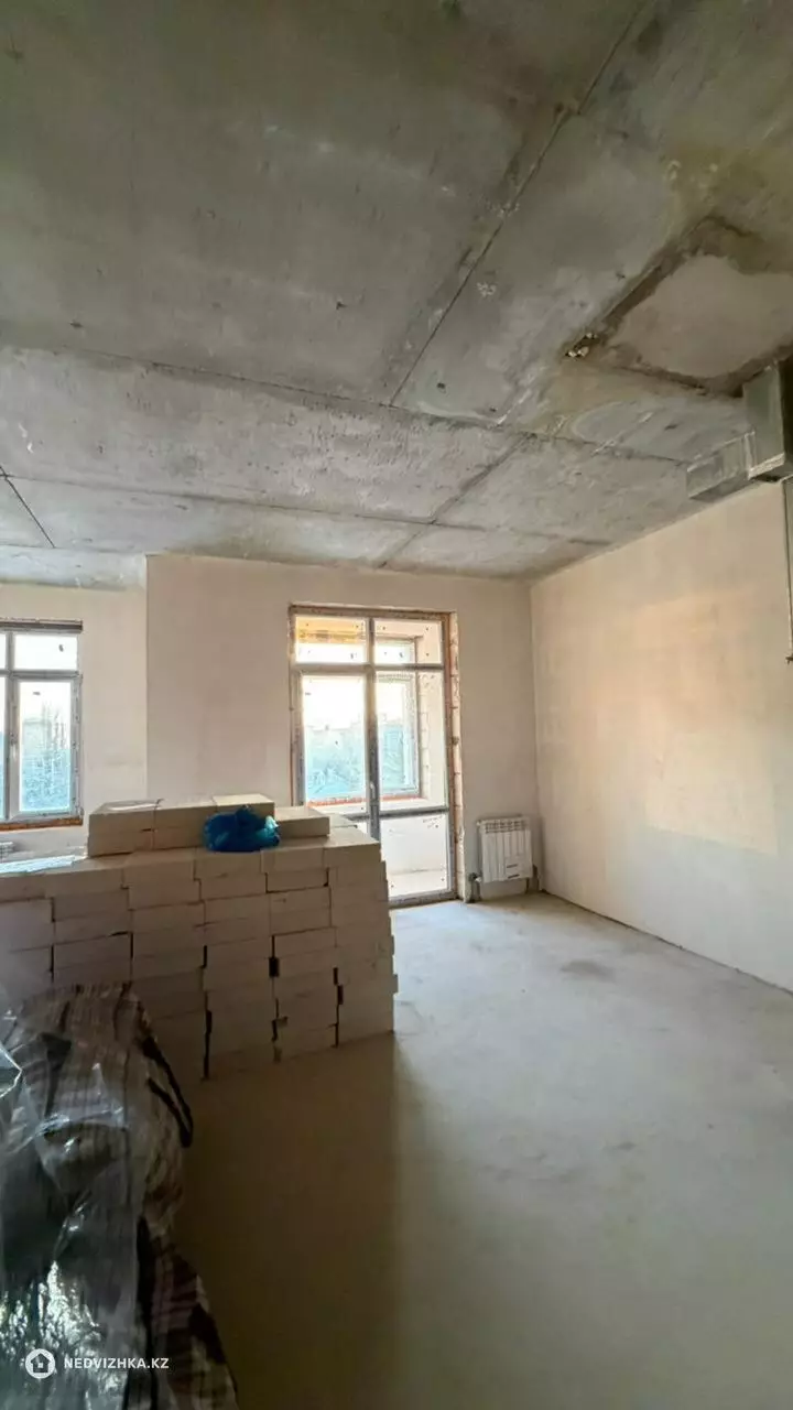 4-комнатная квартира, этаж 3 из 10, 111 м², фотография 3