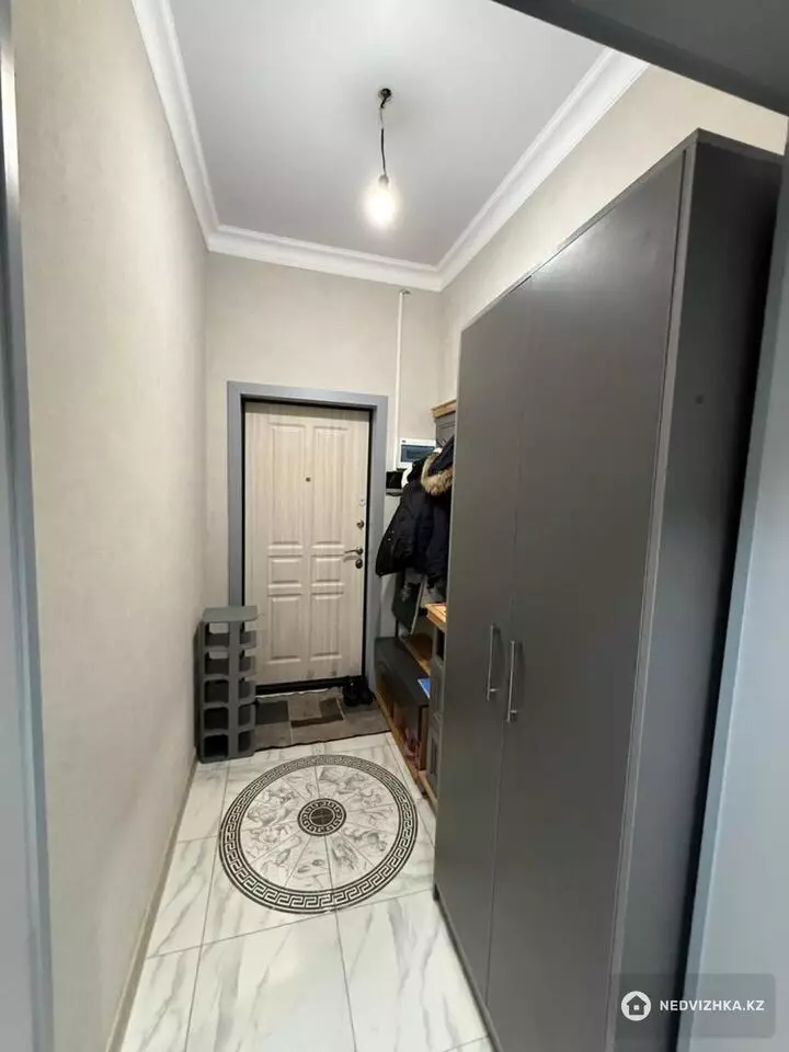 2-комнатная квартира, этаж 2 из 8, 64 м², фотография 3