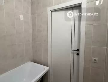 2-комнатная квартира, этаж 2 из 9, 63 м², миниатюра 12