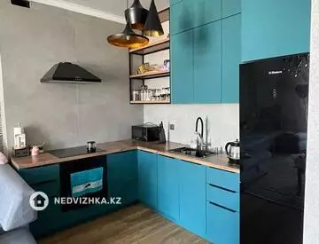 2-комнатная квартира, этаж 9 из 10, 46 м², миниатюра 3