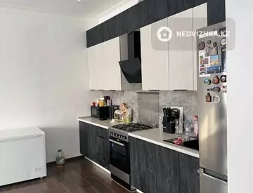 8-бөлмелі үй, 17 соттық, 400 м², 8-нобай