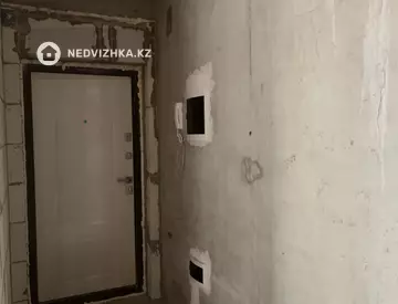 2-комнатная квартира, этаж 1 из 6, 45 м², миниатюра 2