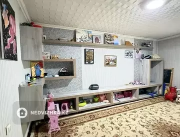 3-комнатная квартира, этаж 4 из 5, 71 м²