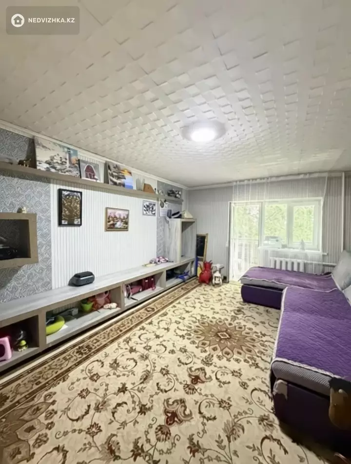 3-комнатная квартира, этаж 4 из 5, 71 м², фотография 3