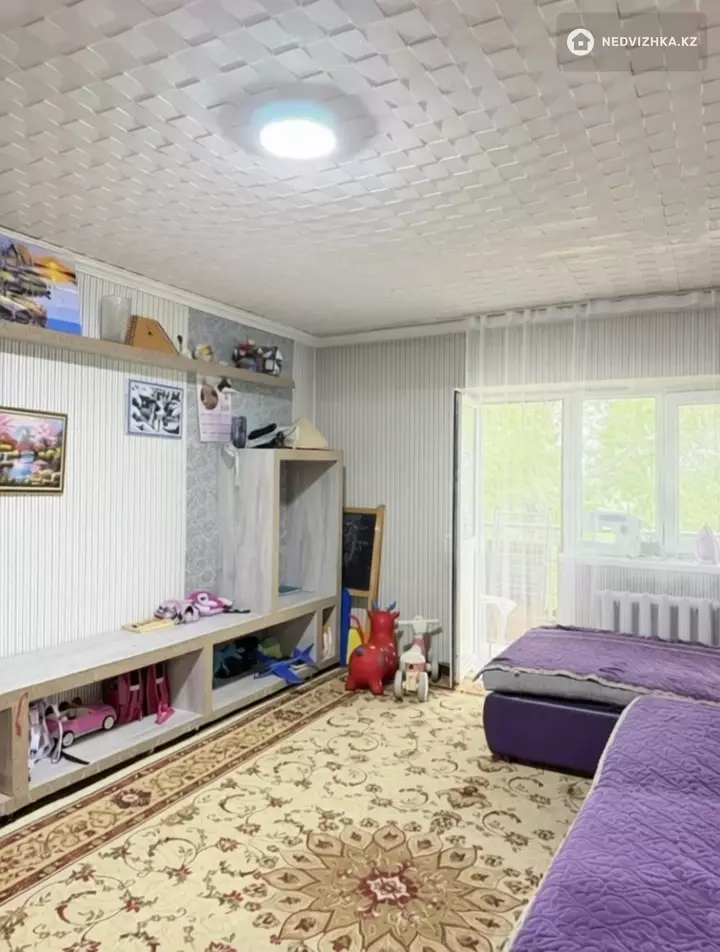3-комнатная квартира, этаж 4 из 5, 71 м², фотография 2