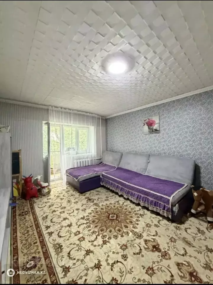 3-комнатная квартира, этаж 4 из 5, 71 м², фотография 5