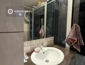 3-комнатная квартира, этаж 4 из 5, 71 м², миниатюра 7