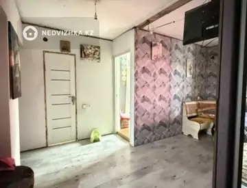 3-комнатная квартира, этаж 4 из 5, 71 м², миниатюра 12