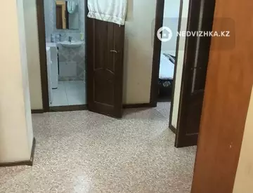 3-комнатная квартира, этаж 3 из 5, 71 м², миниатюра 1