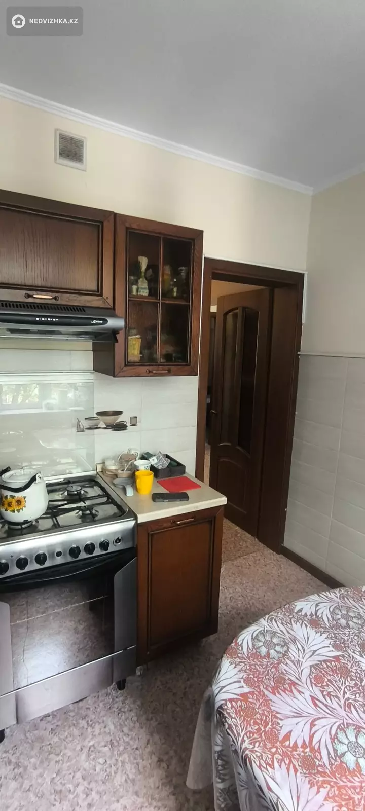 3-комнатная квартира, этаж 3 из 5, 71 м², фотография 2
