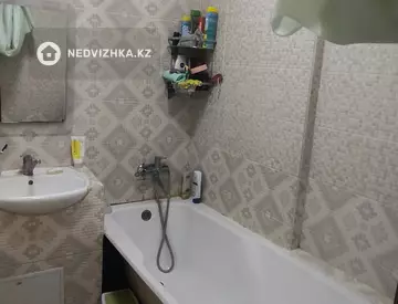 3-комнатная квартира, этаж 3 из 5, 71 м², миниатюра 3