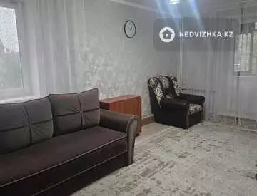 2-комнатная квартира, этаж 3 из 5, 42 м²
