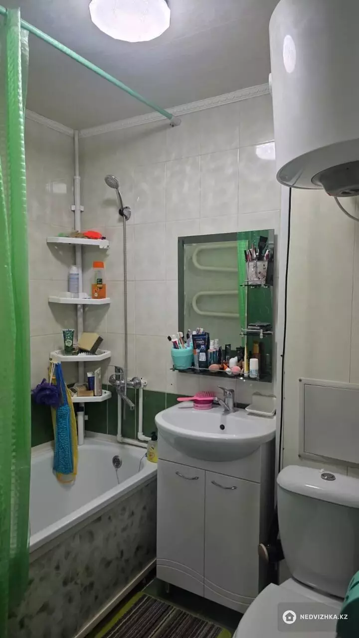 2-комнатная квартира, этаж 3 из 5, 42 м², фотография 2