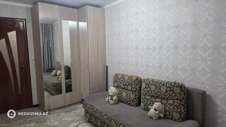 2-комнатная квартира, этаж 3 из 5, 42 м², фотография 3